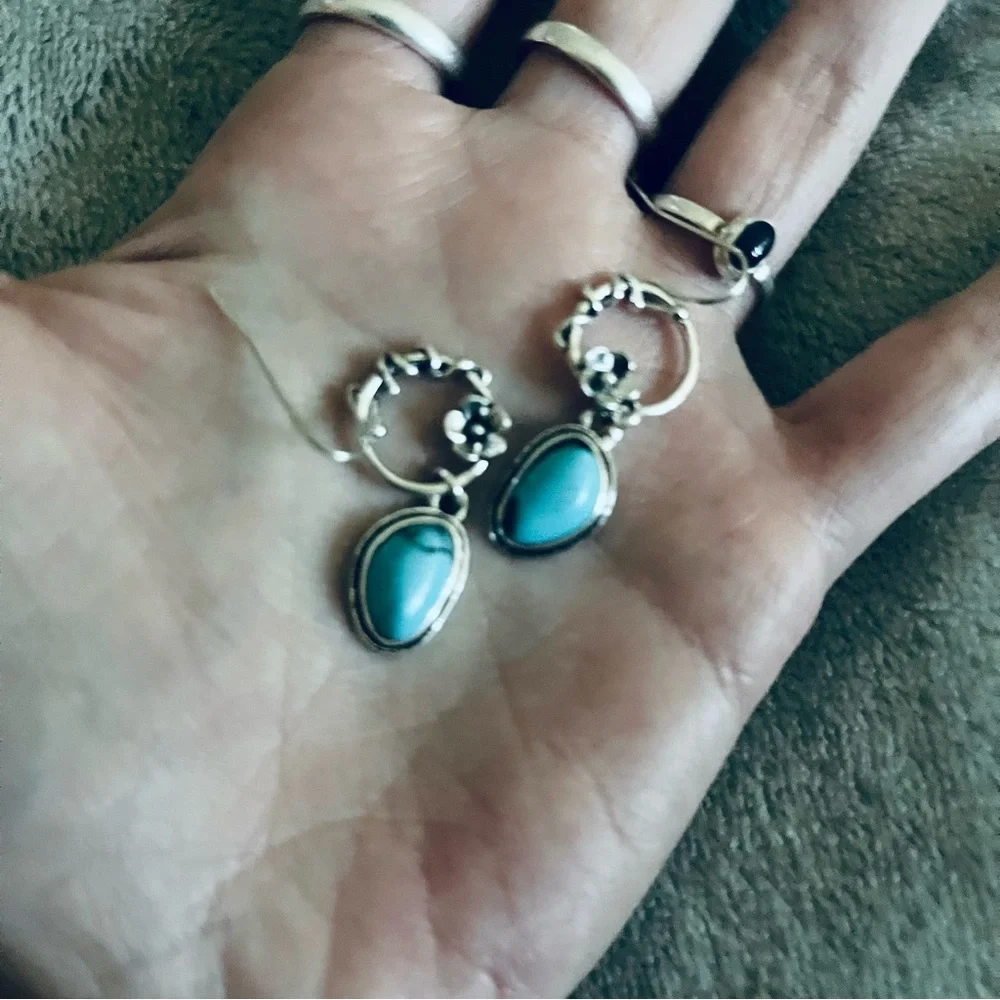 New Handmade Sterling Silver Natural Turquoise Floral Daisy Vine Wrap Earrings